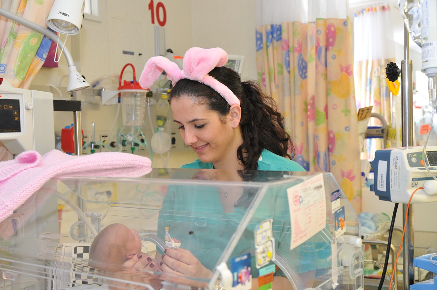 Keren Hayesod embraces South and helps protect the NICU at Ashkelon’s Barzilai Hospital