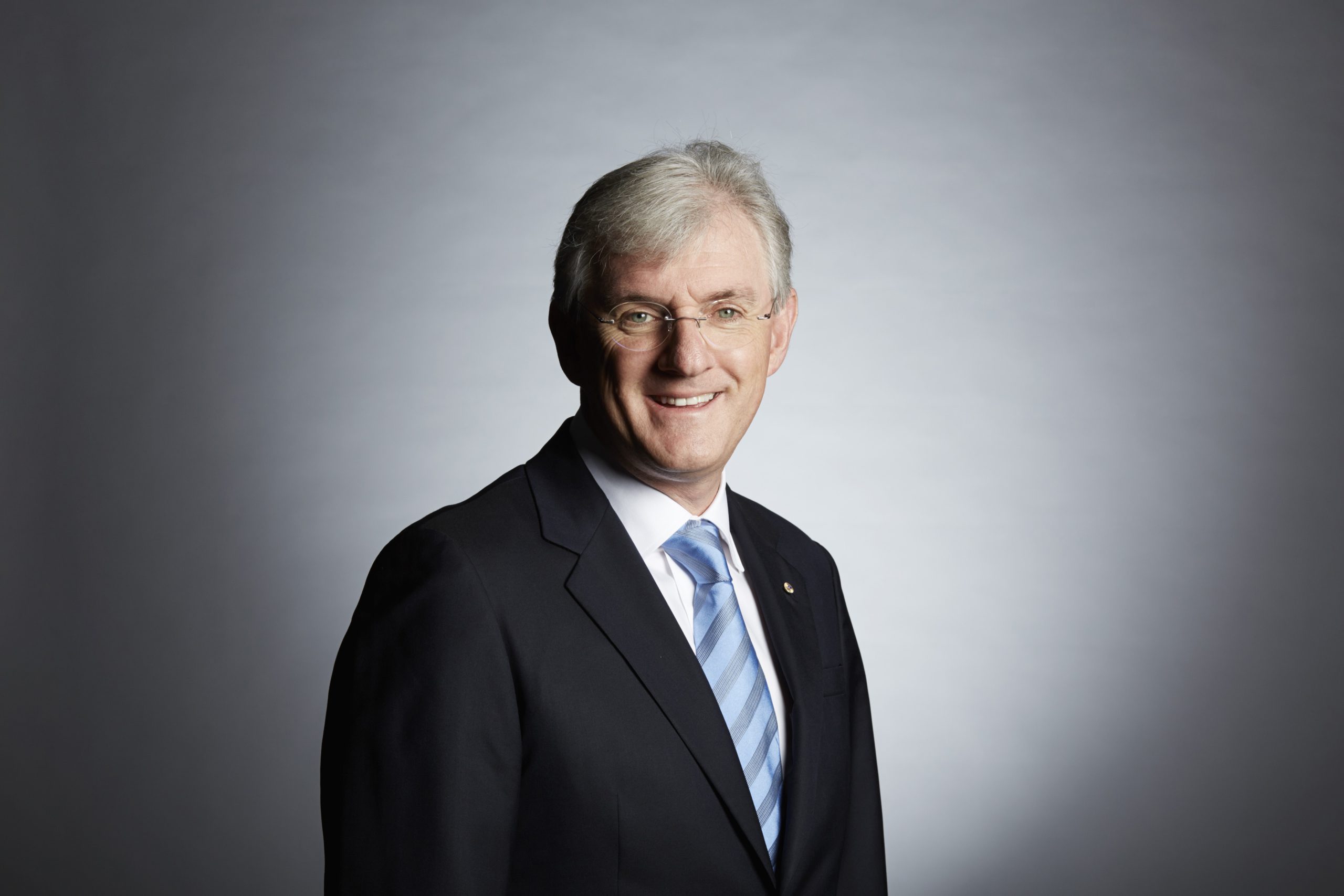 Steven Lowy AM