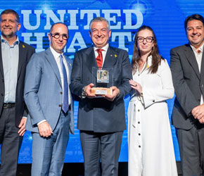 Meny Samra Receives Yakir Award Meny Samra Receives Yakir Award